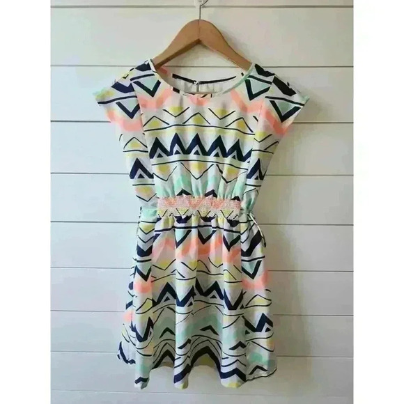 GAP Other - Gap Girl's Size M (8) Geometric Cap Sleeve Tie Waist Dress